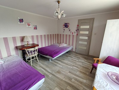 Apartament lawendowy duży pokój