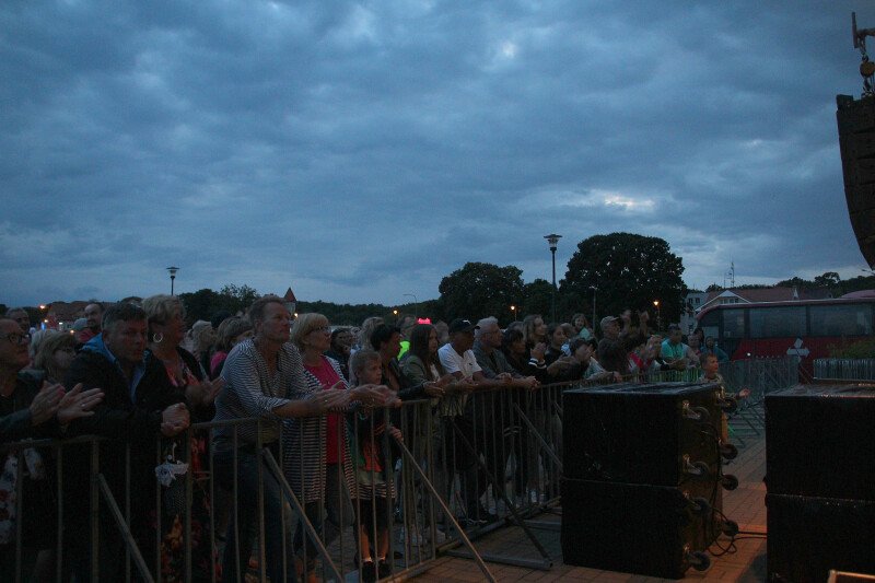 Wszyscy święci balują w ... Krynicy Morskiej :) Koncert zespołu Budka Band