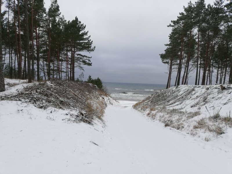    Piękna, zaśnieżona, cicha i spokojna mierzeja 