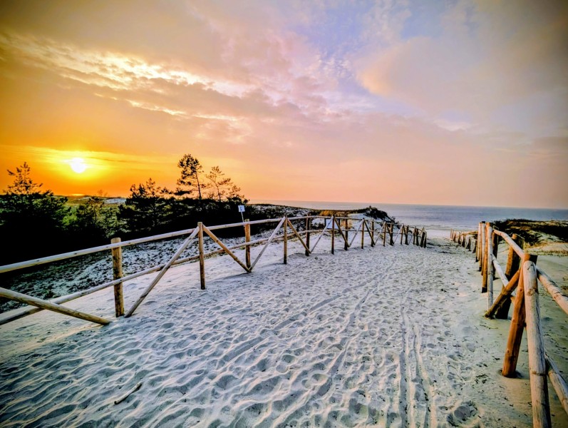 Cisza, pusta plaża i przepiękna natura. Zobacz jak pięknie w marcu na plaży.