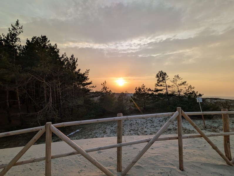 Cisza, pusta plaża i przepiękna natura. Zobacz jak pięknie w marcu na plaży.